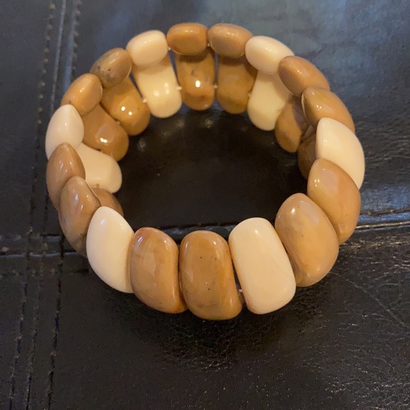 Bundle of one Necklace and one Bracelet , Cream And Tan Color - Picture 2 of 5